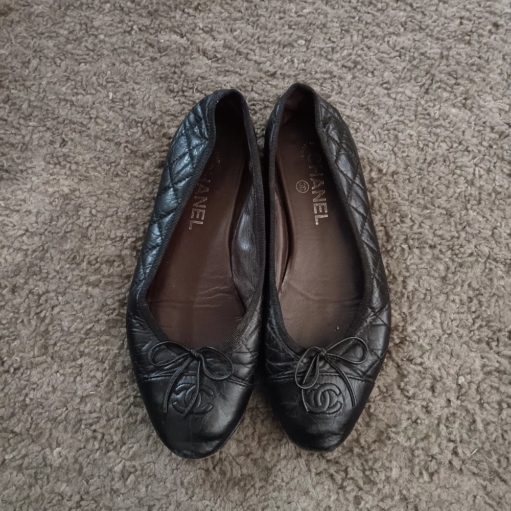 Chanel quilted flats - Picture 3 of 6